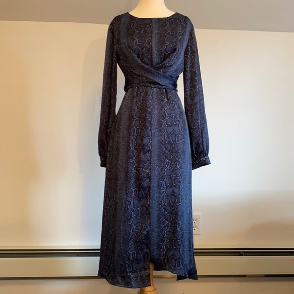 Gorgeous BCBGMAXAZARIA dress - Picture 1 of 5